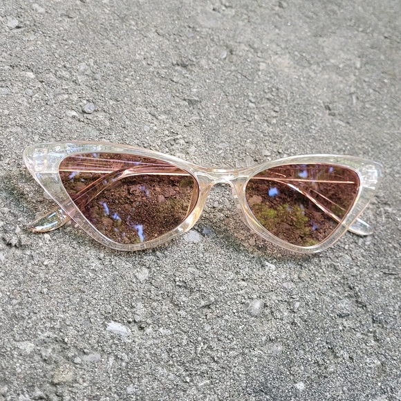 Cat Eye Sunglasses NWOT - Picture 1 of 2